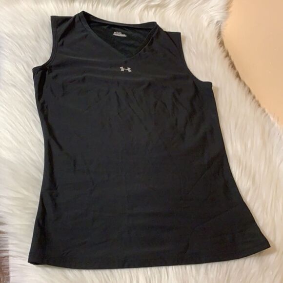 Under Armour Black V-Neck Tank Size Medium - Picture 10 of 11